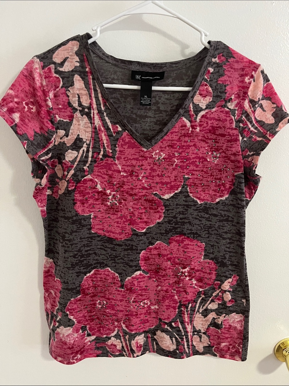 INC International Concepts Gray and Pink Floral V-Neck Short Sleeve Top